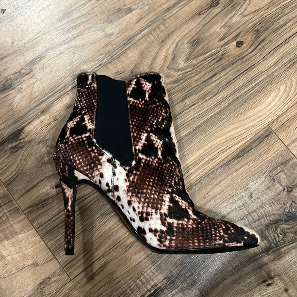 Booties High Heels 👠Cheetah Fall Booties Charles by Charles David Bootie S:7.5M